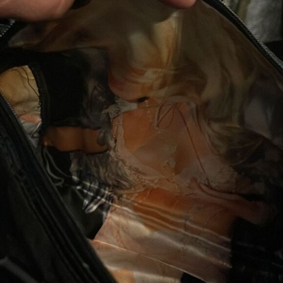 Victoria Secret "Angel" purse. - Picture 4 of 8